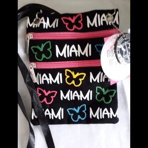 🌸🌸NWT Miami Fun cross body pouch 🌸🌸
